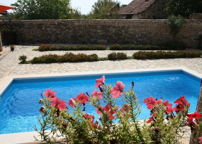 Rural House Gluic * Bogatić